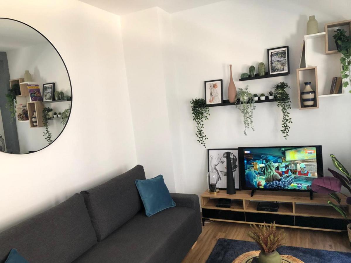 Appartement Magnifique T3 Dans Résidence Au Centre De *